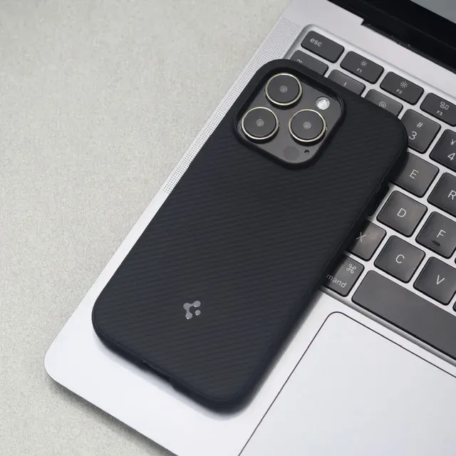 Spigen%20mag%20armor%20(magfit)%20for%20Apple%20phone%20case%20for%20iPhone%2012%2013%2014%20Pro%20Max%20magnetic%20protective%20case%20for%20iPhone%2015%20Pro%20Max%20case%20-%20Image%207