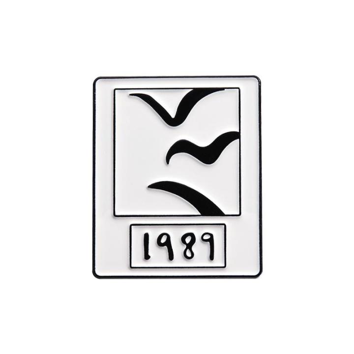 85%20Styles%20New%20Taylor%20Swift%20Music%20Album%20Lyrics%20Brooch%20Fashion%20Clothing%20Accessories%20Gift%20for%20Friends%20Alloy%20Backpack%20Badge%20-%20Image%208