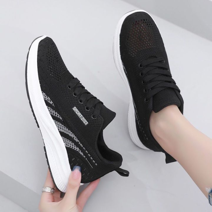 Autumn%20New%20Fly%20Mesh%20Hollow%20Sneakers%20Women's%20Breathable%20Old%20Beijing%20Cloth%20Shoes%20Women's%20Shoes%20Women's%20Summer%20Mom%20Shoes%20-%20Image%202