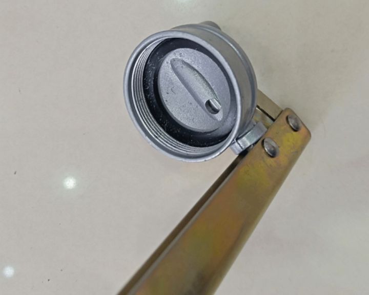 Grease%20Injector%20200CC%20Lubricating%20Oil%20Small%20Manual%20Flat%20Pointed%20Manual%20Grease%20Injector%20With%20Hard%20Tube%20Butter%20Machine%20-%20Image%205