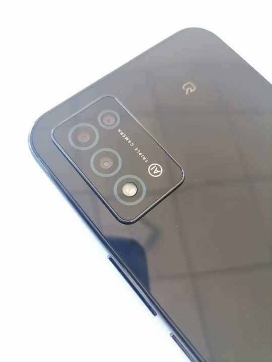 ZTE%20LIBERO%205G%20III%20Smart%20Phone%20-%20Image%202