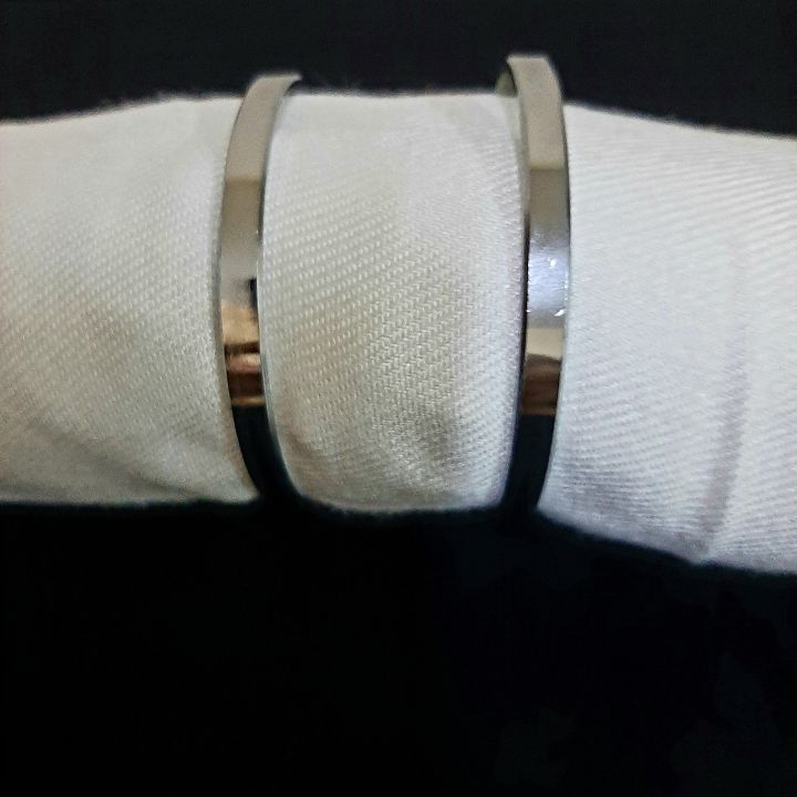 Stainless%20Steel%20Trendy%20Men's%20Fashion%20Bangle%2020cm%20Wrist%20Bangles%20for%20Boys,%20Lovers,%20and%20Husbands%20as%20Jewelry%20Gifts%20-%20Image%204