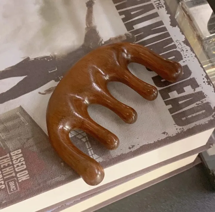 Natural%20Wood%20Massage%20Comb%20-%20Stimulate%20Your%20Scalp%20and%20Relax%20Your%20Mind%20-%20Image%206