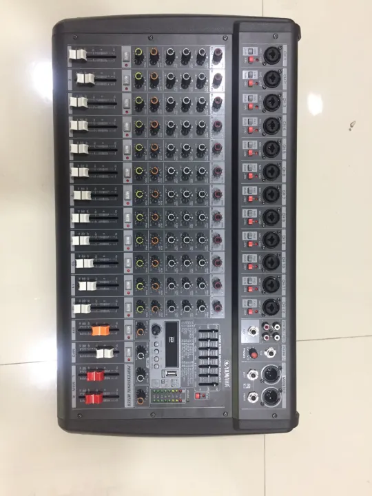 Yamaha%20EMX%2012%20Channel%20Powered%20Mixer%20-%20Image%204
