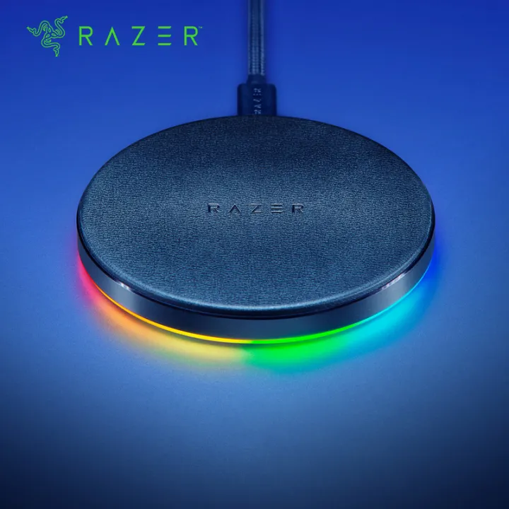 Razer%20Charging%20Pad%2010W%20Fast%20Wireless%20Charger:%20%20Powered%20By%20Chroma%20RGB%20-%20Soft-Touch%20Rubber%20Top%20-%20Image%206