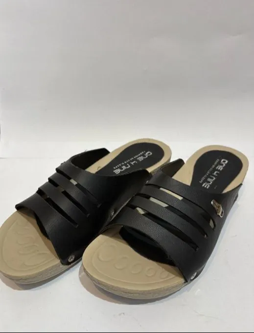 Comfy%20Shoe%20Multi-Strap%20Flat%20Slides%20-%20Image%204