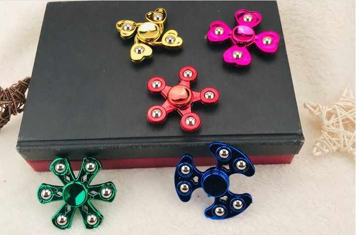 Best%205%20Sided%20Fidget%20Spinner%20Toy%20%7C%20Single%20Piece%20%7C%20Random-Color%20And%20Deign%20(Multicolor)%20-%20Image%203