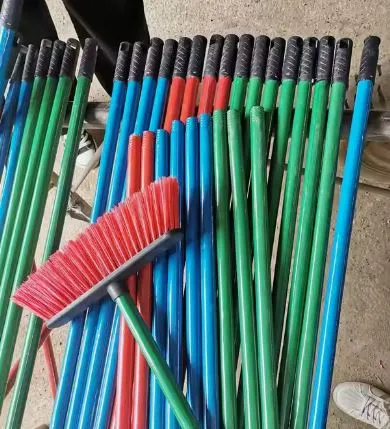 2024%20Hot%20sales%20plastic%20coated%20wooden%20cable%20round%20wood%20rods%20broom%20stick%20-%20Image%203