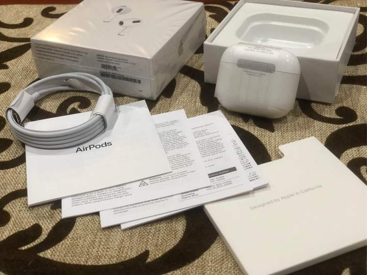 Apple%20Airpods%20Pro%202%20High%20Copy%202nd%20Gen%20Black%20&%20White%20Wireless%20Earbuds%20High%20quality%20-%20Image%203