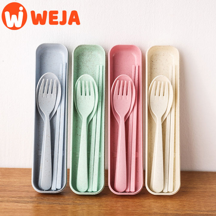 Japanese creative wheat straw portable tableware box set of three students cute chopsticks box spoon fork with long handle.