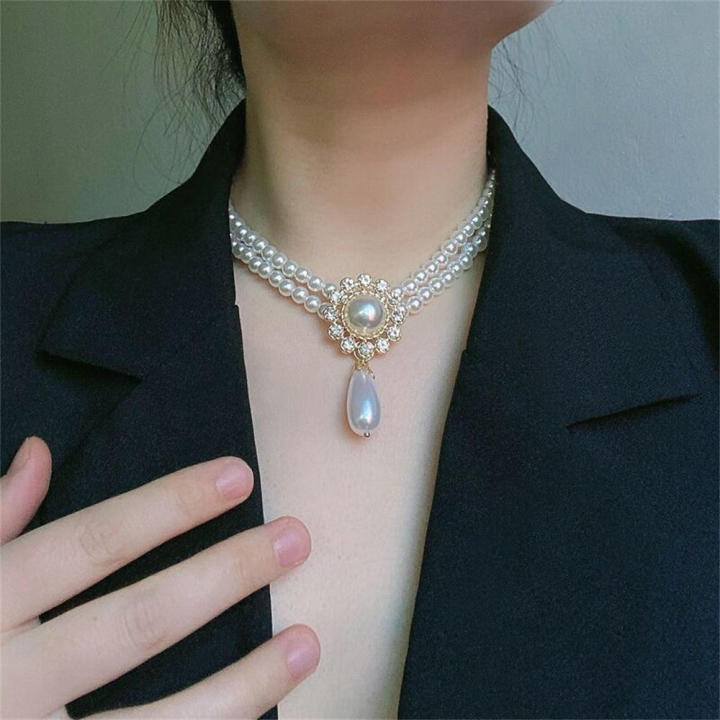 Banquet%20Pearls%20pendant%20necklace%20Intricate%20Classic%20Exquisite%20Choker%20chain%20Vintage%20palace%20necklace%20for%20Special%20occasions%20Formal%20events%20Bridal%20wear%20Evening%20wear%20Gift%20for%20a%20loved%20one%20Wedding%20Women%20-%20Image%205