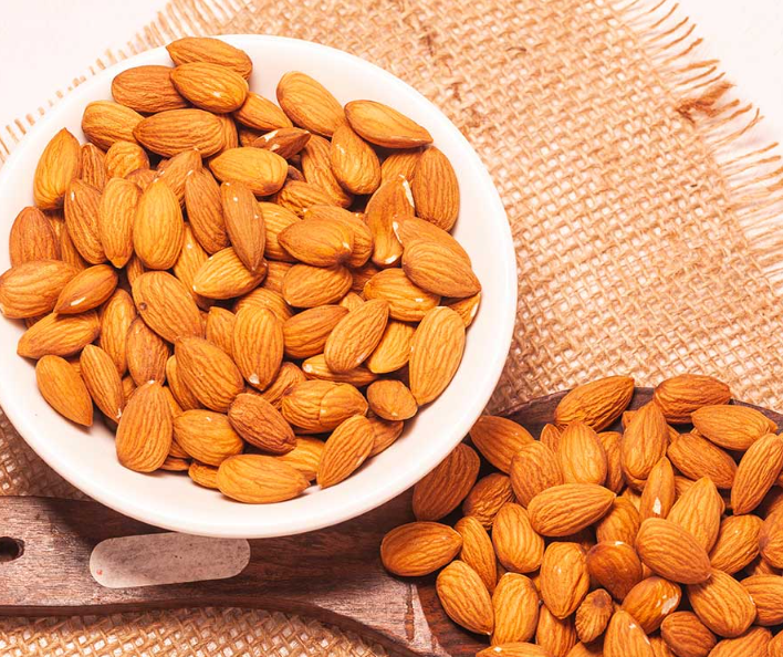 Premium%20California%20Almonds%20-%2050g%20-%20Image%203