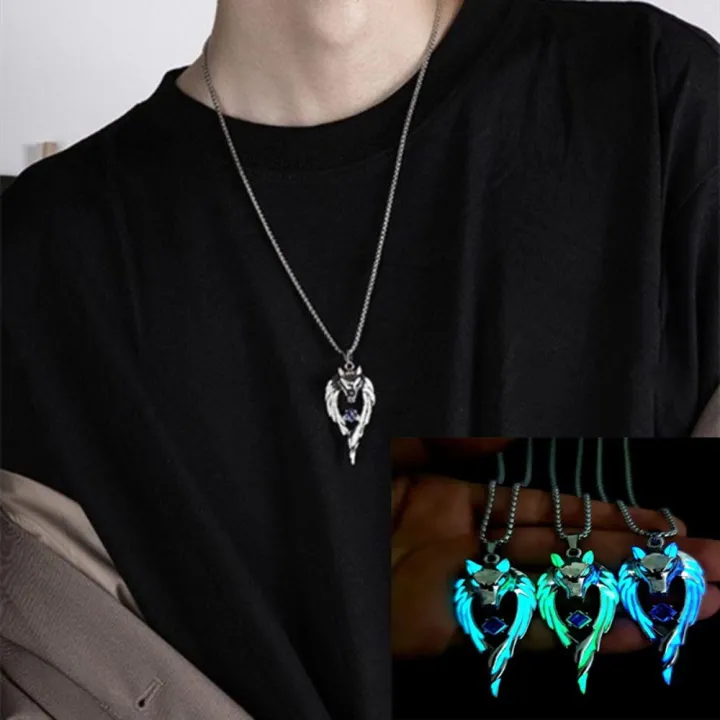Gift%20Glow%20In%20The%20Dark%20Wolf%20Pendant%20Necklace%20Punk%20Hiphop%20Animal%20Sweater%20Chain%20Luminous%20Vintage%20Glowing%20Necklace%20Men%20Boy%20-%20Image%204