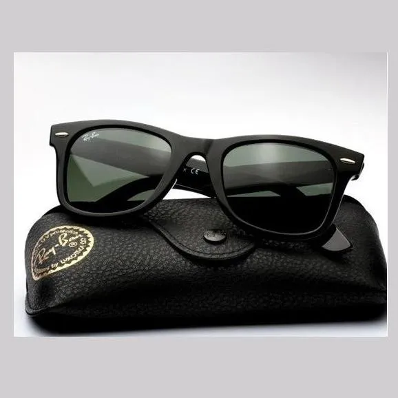 Ray-Ban%20Wayfarer%20Polarized%20Unisex%20sunglasses%20-%20Image%203