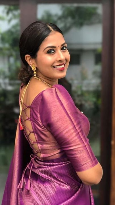 Women's%20Kanjivaram%20Soft%20Silk%20Saree%20With%20Blouse%20Piece%20(Purple)%20-%20Image%204