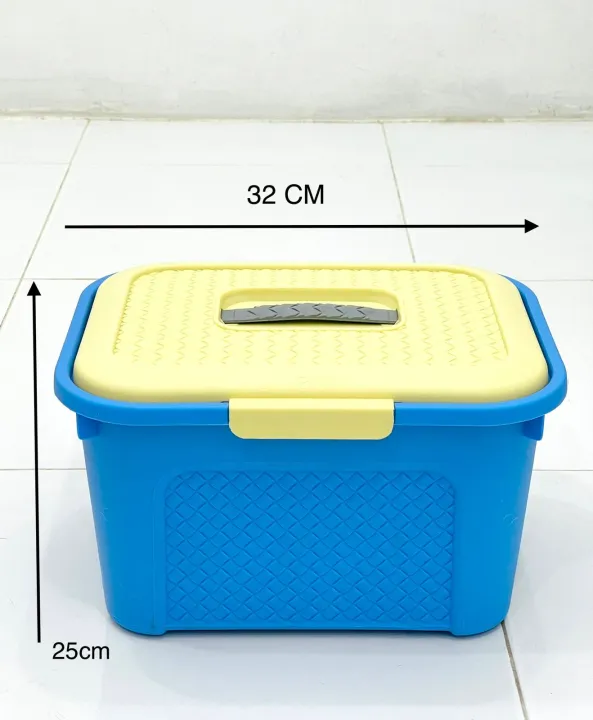 Plastic%20Storage%20Box%20Home%20Organizer%20With%20Lockable%20Lid%20Outdoor%20For%20Cloths%20Food%20Makeup%20Medicine%20Etc.%20-%20Image%204