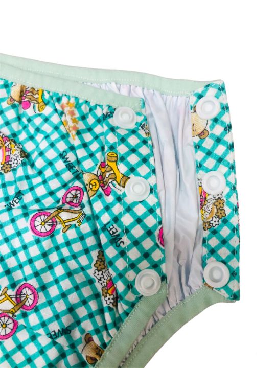 Unisex%20High%20Quality%20Waterproof%20Button%20Rubber%20Panty%20With%202%20Washable%20Pads%20Rubber%20Panties%20for%20Babies%20or%20Kids%20Cloth%20Diaper%20Rubber%20Diaper%20-%20Image%204