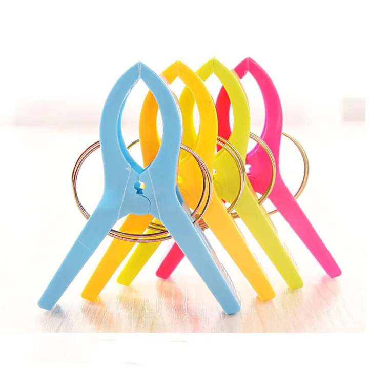 4pcs%20/set%20Clothes%20Hanger%20Beach%20Towel%20Clips%20Clothes%20Drying%20Clips%20Large%20Plastic%20Windproof%20Clothes%20Hanging%20Peg%20Quilt%20Clamp%20Holder%20for%20Beach%20Chair%20-%20Image%207