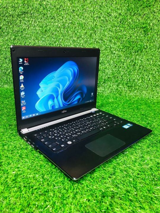 Fujitsu%20LifeBook%20UH552%20Core%20i5%208GB%20Ram%20,%20500GB%20HDD%20Laptop%20Windows%2010%20Original%20-%20Image%204