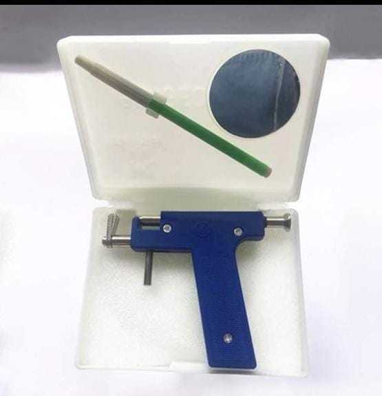 Nose%20and%20Ears%20Piercing%20Gun%20for%20Boys%20and%20Ladies%20l%20-%20Image%203