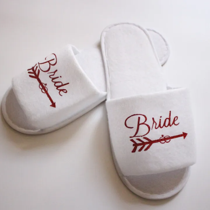 【WEJA】1pair Guest Hotel Slippers Wedding Party Team Bride Slipper Hotel Travel Spa Shoes New Gold Glitter Letter Flip Flop
