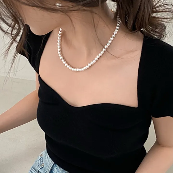 French%20high-end%20pearl%20necklace%20is%20fashionable%20and%20simple%20commuting%20versatile%20clavicle%20chain,%20niche%20design%20sense%20creative%20necklace%20women%20-%20Image%204