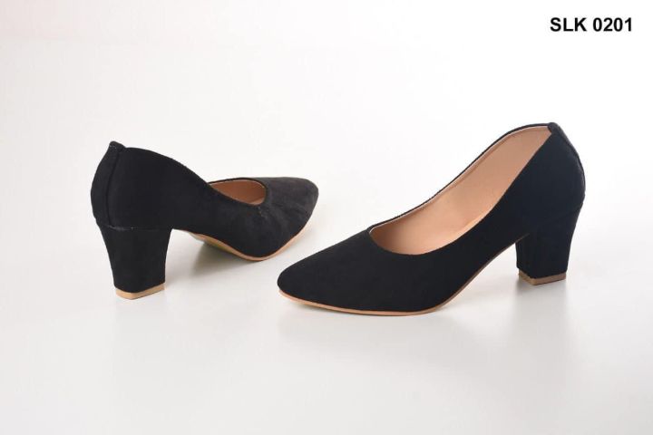 Women%E2%80%99s%20Black%20Block%20Heel%20Pumps%20-%20Image%203