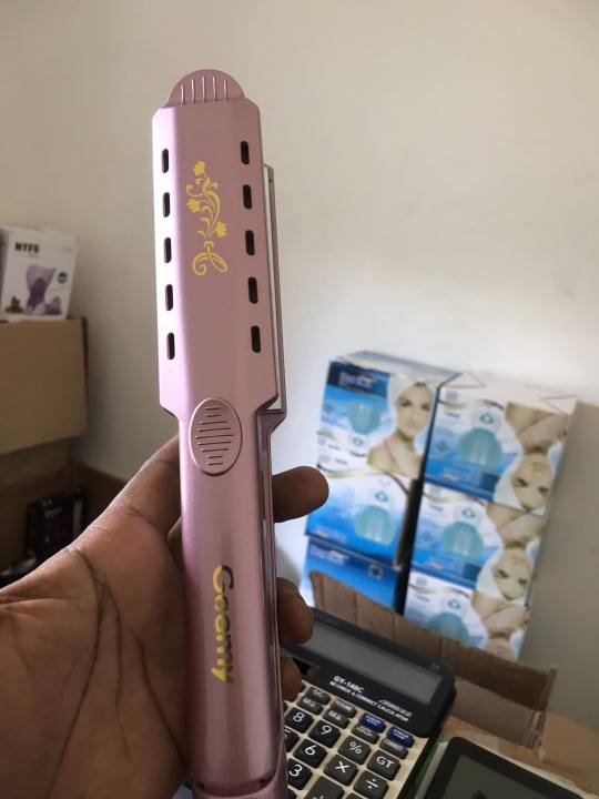 Geemy%20%20Straightener%20Iron%20Machine%20for%20Hair%20with%20Steam%20Iron%20-%20Image%209