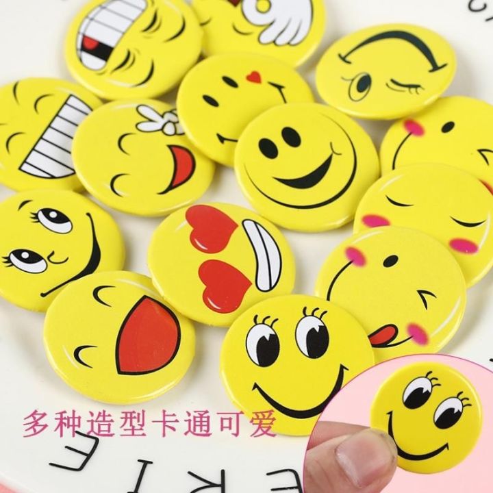 Smiling%20Face%20Name%20Tag%20Brooch%20Children's%20Activity%20Badge%20Smile%20Expression%20Badge%20School%20Award%20Primary%20School%20Gift%20Prize%20-%20Image%204