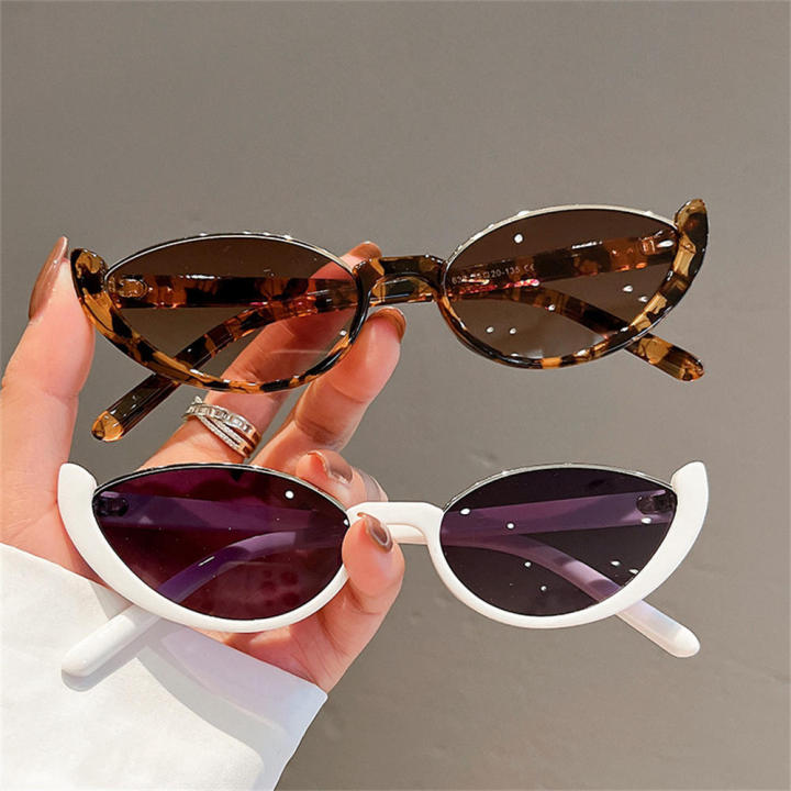 Fashion%20Retro%20sunglasses%20Unique%20frames%20UV400%20Vintage%20shades%20Half%20frame%20sunglasses%20Women%20Luxury%20designer%20eye%20sunglasses%20for%20Outdoor%20activities%20Beach%20attire%20Fashion%20shows%20Vacation%20sunglasses%20wear%20-%20Image%205