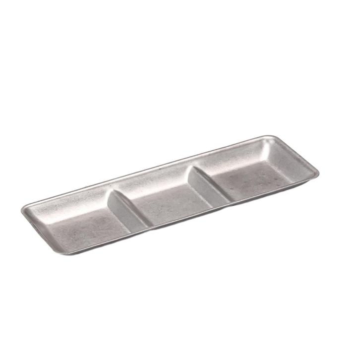 Dishwasher safe, smooth surface, easy to clean.