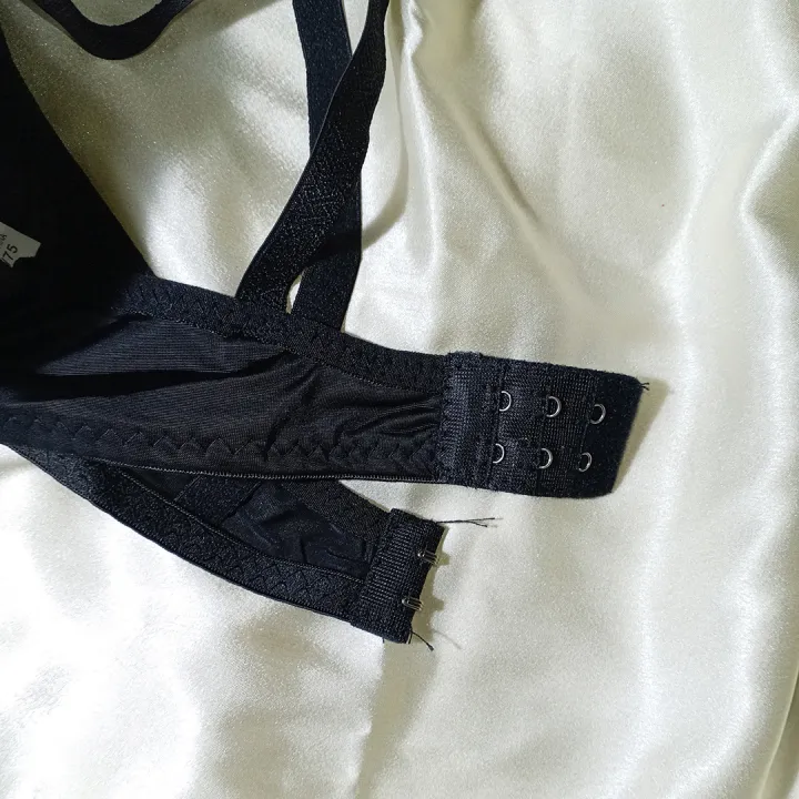 Trendy%20Fashionable%20&%20Super%20Comfortable%20Padded%20Bra%20-%20Image%204