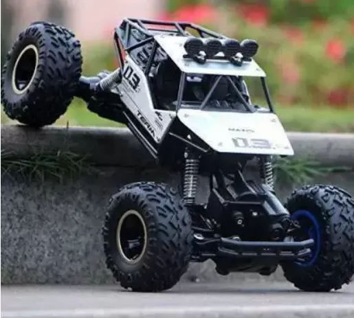 Rock%20Crawler%20Alloy%20Material%20RC%20Monster%20Truck/%20Offroad%20RC%20Truck%201:16%20Scale%202.4%20Ghz%20-%20Image%207