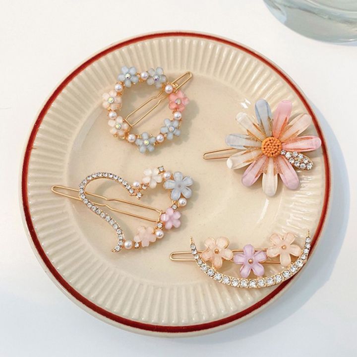 Korean%20Daisy%20Flower%20Rhinestone%20Hairpin%20/%20Women%20Exquisite%20Bangs%20Hair%20Clips%20/%20Girls%20Hair%20Accessories%20-%20Image%205