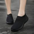 Mother Shoes Soft Bottom Flying Woven Socks Women'S Shoes Casual Lightweight Md Outsole Breathable Sports Shoes Old Shoes. 