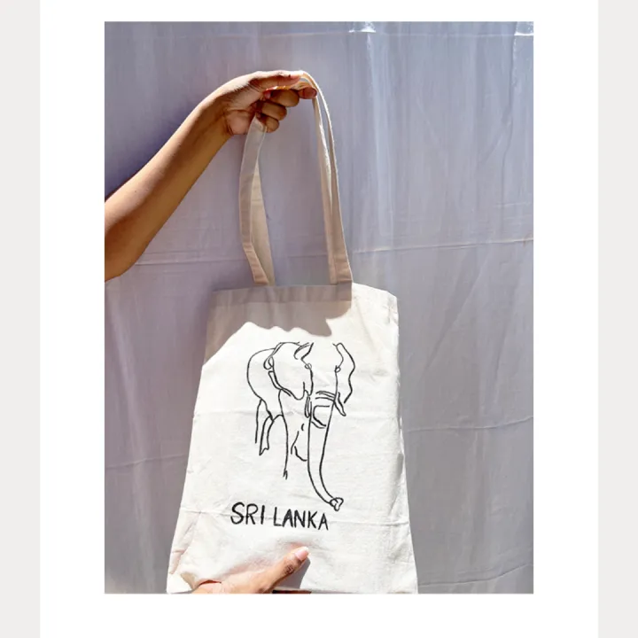 Sri%20Lankan%20Hand%20Painted%20Tote%20Bag%20-%20Campus%20to%20Gym%20-%2028cm%20W%20x%2035cm%20H%20-%20Image%204