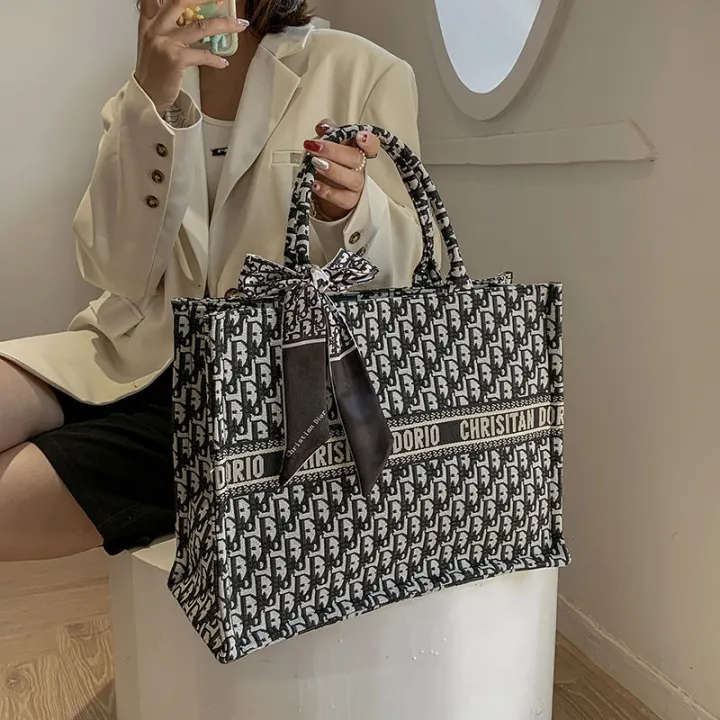 New%20Women's%20Chic%20Bag%20Canvas%20Bag%20Embroidered%20Tote%20Women's%20Bag%20Handbag%20Women's%20Embroidered%20Bag%20Large%20Capacity%20Women's%20One%20Shoulder%20Bag%20-%20Image%208