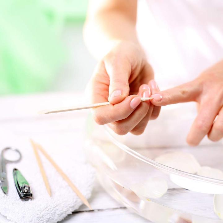 12pcs%20Orange%20Sticks%20for%20Nails%204.5%20Inch%20-%20Wooden%20Cuticle%20Pusher%20&%20Remover%20Set%20-%20Non-Toxic,%20Skin-Safe%20-%20Wood%20Tools%20for%20Manicure%20&%20Pedicure%20-%20Disposable%20Set%20for%20Home%20&%20Salon%20-%20Won't%20Break%20Easily%20-%20Image%205