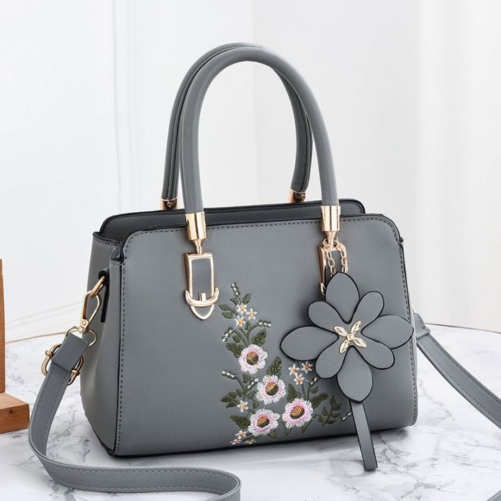 Bag%20Women's2023New%20Handbag%20Korean%20Style%20Fashion%20Bags%20Mother's%20Versatile%20Embroidery%20Shoulder%20Messenger%20Bag%20-%20Image%206