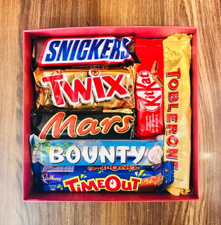Chocolate%20Gift%20Collection%20Box%20Hamper%20Snickers,Mars,Twix,Kitkat,Bounty,Toblerone,Cadbury%20TimeOut%20-%20Image%203