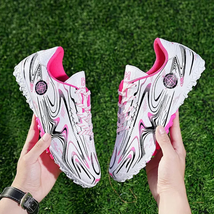 Sale%20Cheap%20Football%20Shoes%20Men%20Women%20Fashion%20Lightweight%20Soccer%20Cleats%20Teenthager%20Long%20Spikes%20Futsal%20Sneakers%20chuteira%20campo%20-%20Image%203