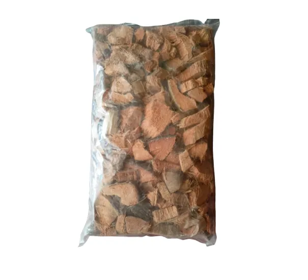 Coconut%20husk%20chips%204L%20pack%20for%20home%20garden%20-%20Image%202