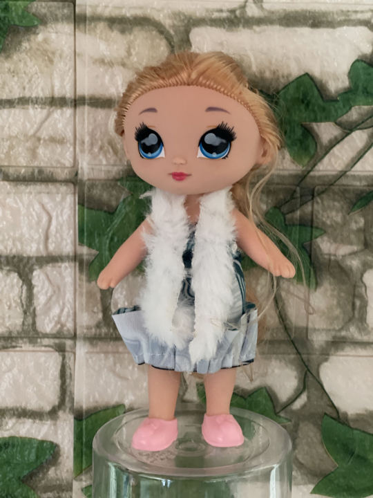 SURPRISE DOLL SEALED PACK