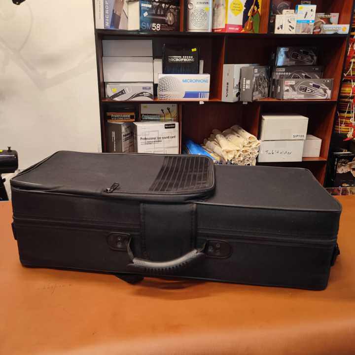 Lark%20Alto%20Saxophone%20Straight%20Brass%20Lacquered%20Gold/%20Silver%20with%20Hard%20case,%20Mouthpiece,%20Reed,%20Belt,%20Cloth,%20Gloves%20Alto%20Saxophone%20is%20Suitable%20for%20Beginners%20to%20Test%20The%20Level%20of%20Professional%20Playing%20Wind%20Instrument%20Saxophone%20-%20Image%203