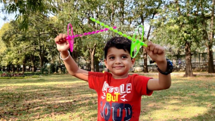 Pull%20rope%20flying%20saucers%20twist%20twisty%20dragonfly%20toys%20flying%20disc%20toys%20-%20Image%203