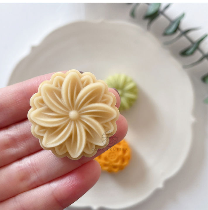 20g%20Mini%20Flower%20Moon%20Cake%20Mold%20Mung%20Bean%20Cake%20Daisy%20Sunflower%20Lotus%20Shape%20Cookie%20Stamp%20Mid-Autumn%20Festival%20Hand%20Pressed%20Pastry%20-%20Image%203