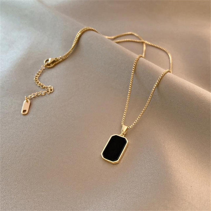 Long%20Women%20Black%20Pendant%20Gold%20Exquisite%20Rectangular%20Minimalist%20Necklace%20-%20Image%206