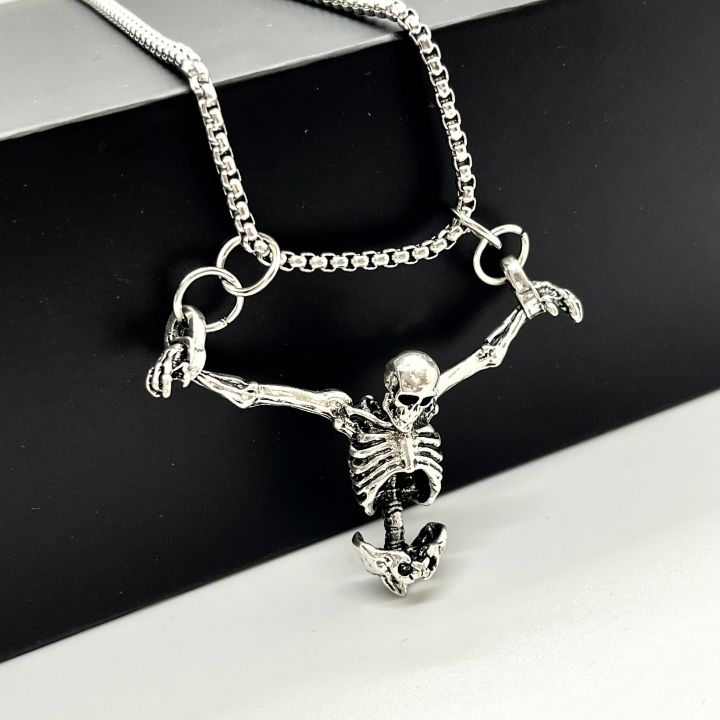 Men's fashion accessory pendant Halloween gothic skull necklace