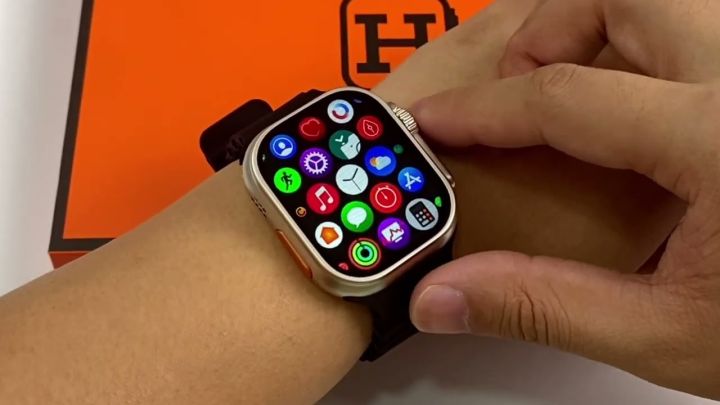 S9%20ULTRA%20Smart%20Watch%202023%20New%20Updated%20Model%20wireless%20charger%20with%203%20Straps%20Ultra%20series%20supports%20android%20&%20IOS%20devices%20-%20Image%204