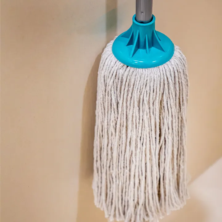COTTON%20MOP%20350G%20WITH%20120CM%20PLASTIC%20COATED%20METAL%20HANDLE%20-%20FEATHER%20-%20Image%205
